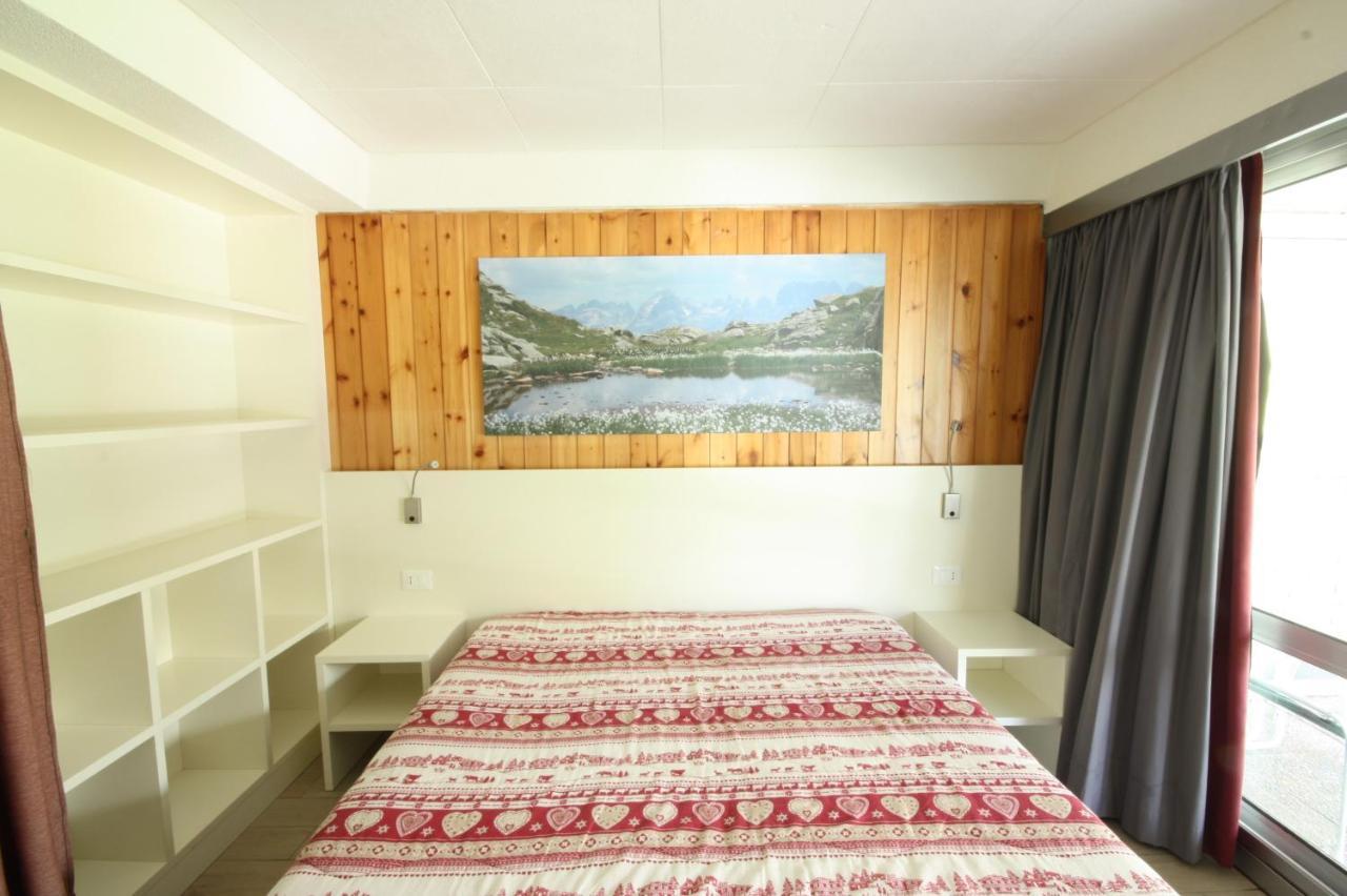 Marilleva 1400 Appartamenti Montana エクステリア 写真